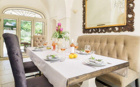 Villa la Dolce Vita 6: Mobilia, Interior Design, Tavolo, Sedia, Sala Da Pranzo, Cucina & Sala Da Pranzo Tavolo, Tavola, Camera, Illuminazione, Pavimentazione