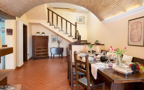 Villa Nikka 6: Mobilia, Interior Design, Pavimentazione, Parete, Pavimento, Legna, Soffitto, Tavolo, Cucina & Sala Da Pranzo Tavolo, Sala Da Pranzo
