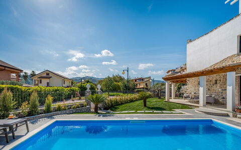Villa Gallus 6: Piscina, Eco Hotel, Estate, Ricorrere, Villa, Agriturismo, Hacienda, Resort Citta '