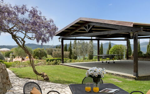 Guado al Sole 26+4: Arbusto, Shade, Lotto, Giardino, Struttura Esterna, Padiglione, Groundcover, Landscaping, Pergola
