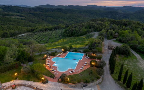 Guado al Sole 26+4: Paesaggio, Notte, Hill Station, Crepuscolo, Eco Hotel, Sera, Paesino Di Montagna, Resort Citta '