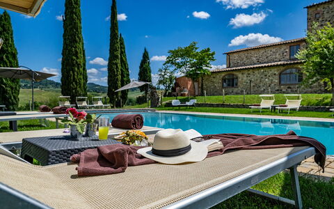 Le Colombelline 12: Catena Montuosa, Valle, Cresta, Estate, Hacienda, Ricorrere, Alpi, Piscina, Villa