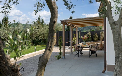 Terrazza sulla Valle 4+2: Legna, Shade, Mobili Da Esterno, Lotto, Giardino, Landscaping, Struttura Esterna, Backyard, Pergola, Cortile