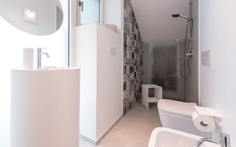 Villa Petrillo 6: Bagno, Idraulico Fixture, Pavimentazione, Pavimento, Parete, Interior Design, Gabinetto, Lavello, Toilet Seat, Idraulico
