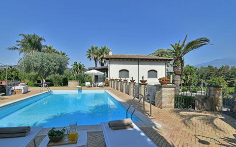 Villa Biddizza 10: Piscina, Ricorrere, Eco Hotel, Hacienda, Lettino, Estate, Hotel, Villa, Mobili Da Esterno