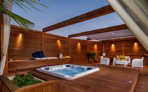 Villa Cutrera 8: Legna, Pavimentazione, Mobilia, Interior Design, Pavimento, Illuminazione, Ricorrere, Deck, Piscina