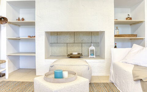 Il Nachiro 6: Parete, Pavimentazione, Interior Design, Mobilia, Pavimento, Camera, Casa, Soffitto, Soggiorno, Scaffalature