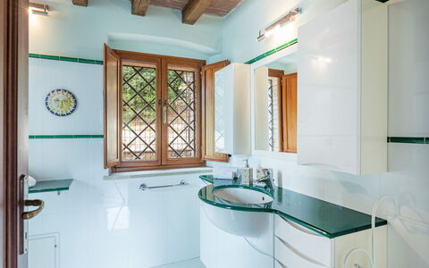 Podere Montioni 6+2: Idraulico Fixture, Interior Design, Rubinetto, Idraulico, Lavello, Casa, Bagno, Pavimentazione, Bicchiere, Controsoffitto