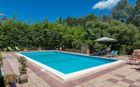 Dimora Alessandra 4: Piscina, Ricorrere, Materiale Composito, Eco Hotel, Mobili Da Esterno, Tempo Libero, Flagstone, Giochi D'Acqua, Shade, Landscaping