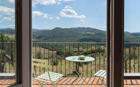 Casolare San Martino 12: Geografia Montane, Collina, Catena Montuosa, Balcone, Hill Station, Eco Hotel, Cresta, Color Legno, Latifoglie, Valle