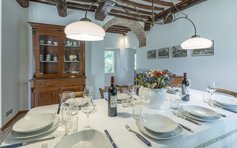 Casale le Querce di Cetona 8: Mobilia, Interior Design, Soffitto, Tavolo, Sedia, Cucina & Sala Da Pranzo Tavolo, Sala Da Pranzo, Camera, Illuminazione, Lampada