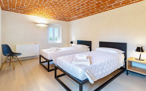 Villa Boemia 10: Interior Design, Soffitto, Pavimento, Camera, Appartamento, Design, Color Legno, Hotel, Telaio Del Letto, Letto
