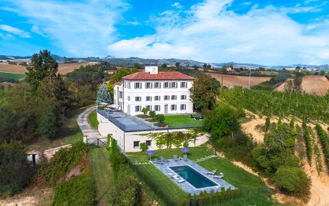 Villa Boemia 10: Casa, Casa, Paesaggio, Zona Residenziale, Estate, Dimora, Villa, Prato, Agriturismo, Landscaping