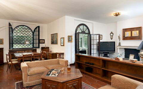 Villa Manganelli 12: Mobilia, Interior Design, Pavimentazione, Camera, Soffitto, Pavimento, Tavolo, Casa, Illuminazione, Divano