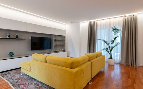 Villa Bellina 6: Mobilia, Interior Design, Pavimentazione, Pavimento, Divano, Parete, Legna, Soffitto, Soggiorno, Camera