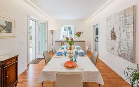 Villa Bellina 6: Mobilia, Interior Design, Sala Da Pranzo, Parete, Tavolo, Pavimentazione, Legna, Sedia, Cucina & Sala Da Pranzo Tavolo, Soffitto