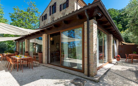I Lauri 12: Legna, Casa, Architettura, Casa, Villetta, Porta, Tetto, Shade, Struttura Esterna, Portico