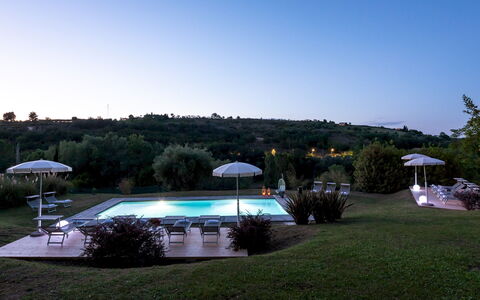 I Lauri 12: Piscina, Ricorrere, Mobili Da Esterno, Estate, Backyard, Landscaping, Prato, Lettino, Terme, Eco Hotel