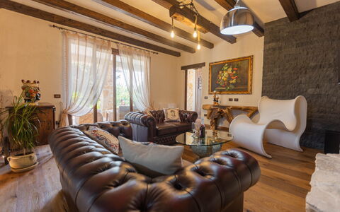 Villa i Mori 4: Mobilia, Interior Design, Pavimentazione, Parete, Legna, Divano, Pavimento, Soggiorno, Camera, Sedia