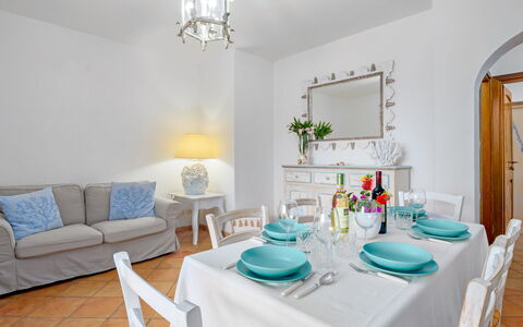 Casa Maestrale 6: Mobilia, Interior Design, Tavolo, Pavimentazione, Camera, Cucina & Sala Da Pranzo Tavolo, Pavimento, Sedia, Casa, Sala Da Pranzo