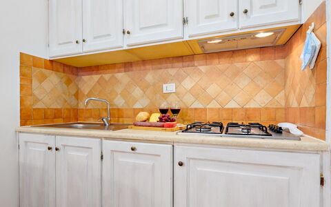 Casa Maestrale 6: Cucina, Controsoffitto, Legna, Interior Design, Apparecchio Major, Pavimentazione, Elettrodomestico Da Cucina, Pavimento, Cabinetry, Camera