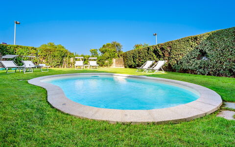 Casa Maestrale 6: Blu, Piscina, Ricorrere, Tempo Libero, Giardino, Landscaping, Prato, Mobili Da Esterno, Giochi D'Acqua, Eco Hotel