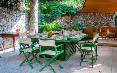 Villa Liberty Albisola 6+2: Mobilia, Mobili Da Esterno, Tavolo, Sedia, Tavolo Esterno, Ristorante, Cucina & Sala Da Pranzo Tavolo, Giardino, Shade, Terrazza