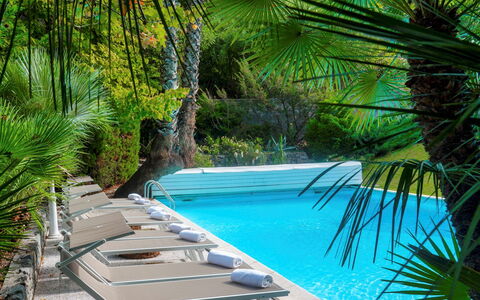 Villa Liberty Albisola 6+2: Piscina, Mobili Da Esterno, Ricorrere, Lettino, Eco Hotel, Tempo Libero, Shade, Tropici, Sedia