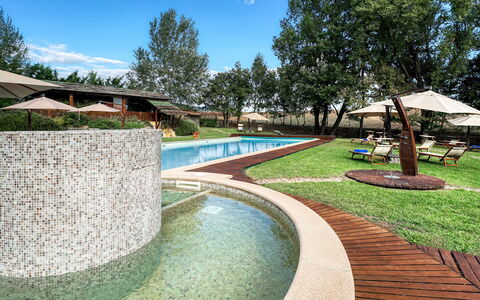 Podere Giardino 16+2: Piscina, Giardino, Ricorrere, Giochi D'Acqua, Backyard, Prato, Landscaping, Eco Hotel, Cortile, Hacienda