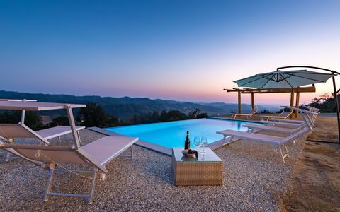 Casa Leonarda 8+2: Blu, Piscina, Ricorrere, Mobili Da Esterno, Eco Hotel, Lettino, Tempo Libero, Ombrello, Sedia, Shade