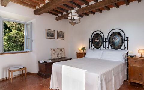 Villa la Rassinata 8: Parete, Mobilia, Camera Da Letto, Letto, Casa, Pavimentazione, Telaio Del Letto, Bedding, Lenzuolo, Appartamento