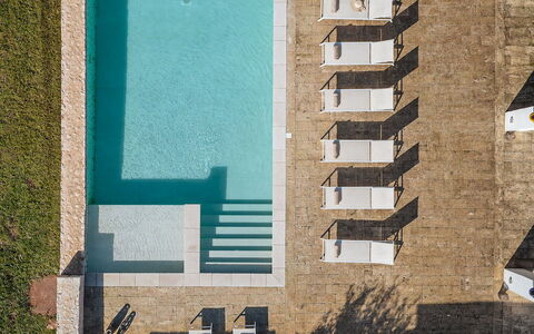 Opuntia Trulli e Lamie 10: Piscina, Materiale Composito, Ricorrere, Calcestruzzo, Mobili Da Esterno, Design, Shade, Piastrella, Sedia, Lettino