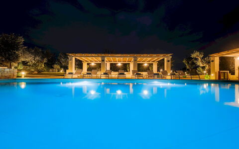 Opuntia Trulli e Lamie 10: Piscina, Blu, Ricorrere, Terme, Eco Hotel, Reflecting Pool, Riflessione, Estate, Mobili Da Esterno, Hacienda