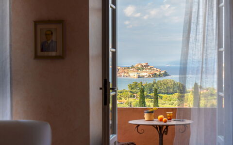 Casa del Duca 10: Mare, Oceano, Eco Hotel, Tenda, Finestra Trattamento, Lampada, Sera, Biancheria, Pianta Della Casa, Ricorrere