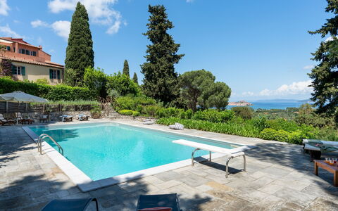Casa del Duca 10: Blu, Piscina, Ricorrere, Mobili Da Esterno, Eco Hotel, Giardino, Shade, Landscaping, Resort Citta ', Tropici