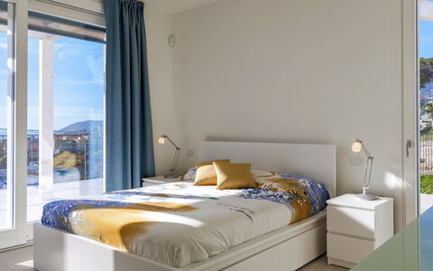 Villa Gioia 8: Mobilia, Interior Design, Letto, Camera Da Letto, Parete, Pavimentazione, Camera, Legna, Pavimento, Lenzuolo