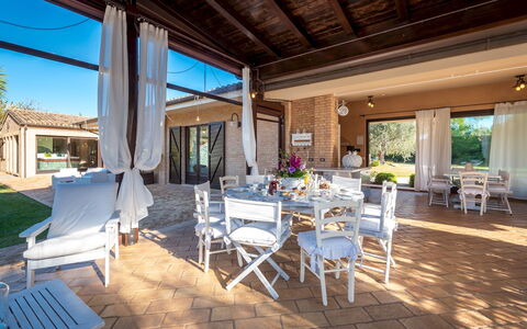 Villa Isotta 8+4: Mobilia, Ricorrere, Casa, Mobili Da Esterno, Piscina, Sedia, Estate, Eco Hotel, Terrazza, Cucina & Sala Da Pranzo Tavolo