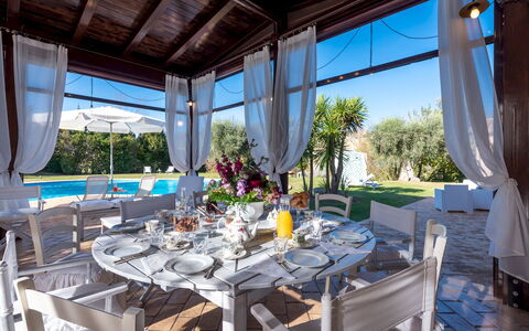 Villa Isotta 8+4: Mobilia, Piscina, Ricorrere, Sedia, Eco Hotel, Ristorante, Mobili Da Esterno, Baldacchino, Hacienda, Shade