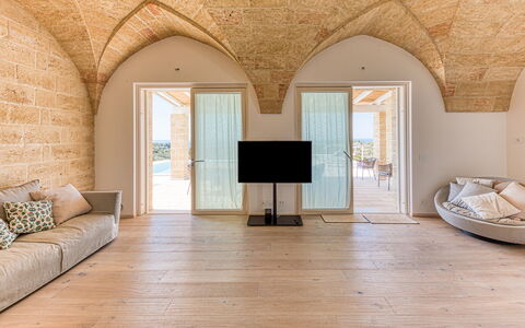 Villa Porta Azzurra 6+2: Pavimentazione, Pavimento, Mobilia, Interior Design, Soffitto, Pavimento In Legno, Sedia, Soggiorno, Color Legno, Latifoglie