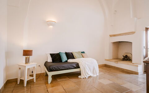 Masseria Samali 14+4: Pavimentazione, Mobilia, Interior Design, Pavimento, Soffitto, Illuminazione, Camera, Pavimento In Legno, Camera Da Letto, Letto