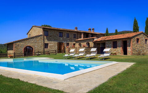 Villa Stroncoli 14: Piscina, Agriturismo, Villa