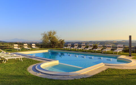 Villa Stroncoli 14: Piscina, Ricorrere, Terme, Mobili Da Esterno, Eco Hotel, Lettino, Hotel, Villa, Estate, Hacienda