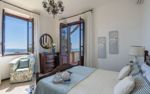 Villa ai Venti 8: Mobilia, Pavimento, Interior Design, Mare, Camera Da Letto, Biancheria, Ricorrere, Sedia, Appartamento, Oceano