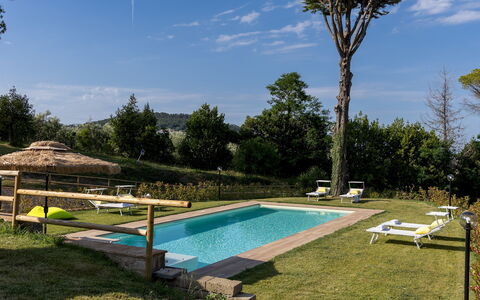 Villa Dada 10: Piscina, Giardino, Estate, Agriturismo, Landscaping, Hacienda, Prato, Cortile, Villa, Backyard