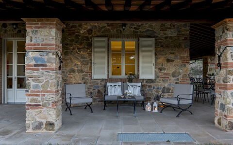 Villa Dada 10: Mobilia, Porta, Mobili Da Esterno, Sedia, Portico, Brick, Flagstone, Shade, Terrazza, Muro ​​Di Pietra