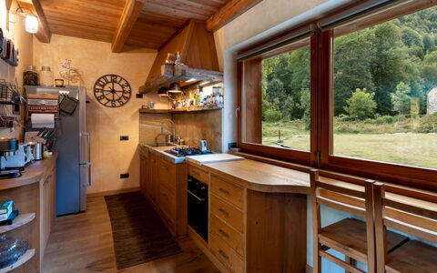 Chalet Walser 4+2: Legna, Interior Design, Color Legno, Cucina, Controsoffitto, Latifoglie, Cabinetry, Vernice, Compensato, Log Cabin