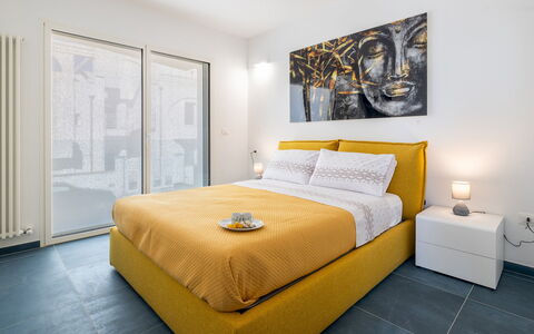 Villa Ristola 6: Letto, Interior Design, Camera Da Letto, Mobilia, Pavimento, Lenzuolo, Pavimentazione, Bedding, Camera, Biancheria