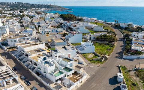 Villa Ristola 6: Zona Residenziale, Urban Design, Casa, Costa, Mare, Sobborgo, Fotografia Aerea, Visione Globale, Baia, Resort Citta '