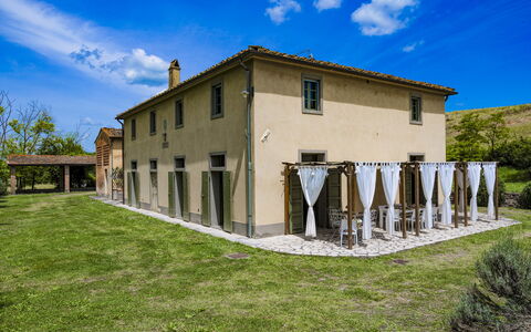 Villa Iside 8: Casa, Lotto, Villetta, Estate, Shade, Cortile, Prato, Agriturismo, Giardino, Backyard