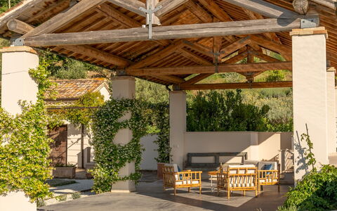 Villa Dianella 8+2: Shade, Struttura Esterna, Giardino, Gazebo, Pergola, Padiglione, Landscaping, Colonna, Vaso Di Fiori, Fascio